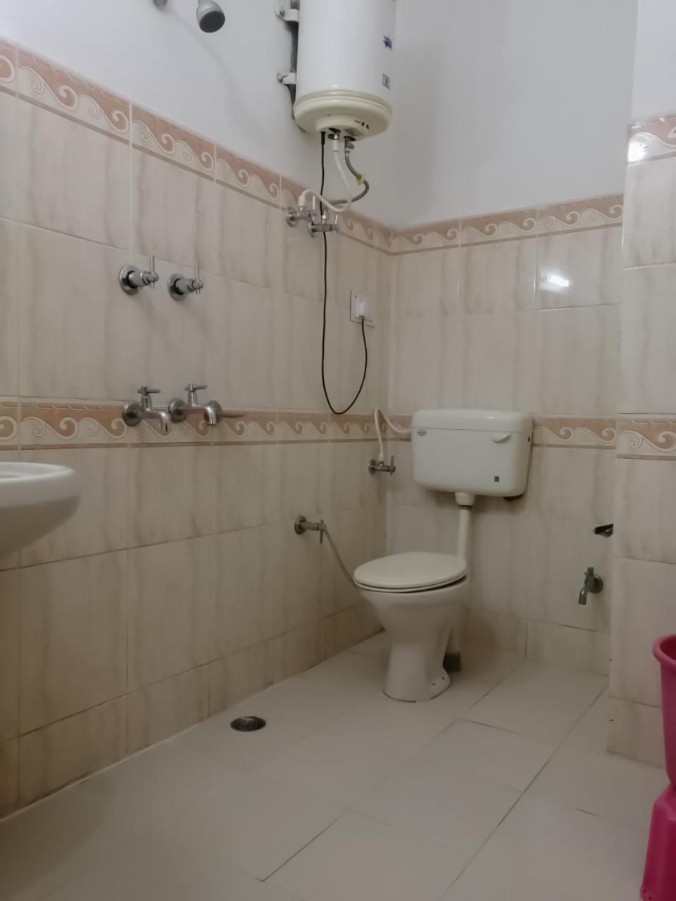 Hotel New Gyespa Kyelang エクステリア 写真