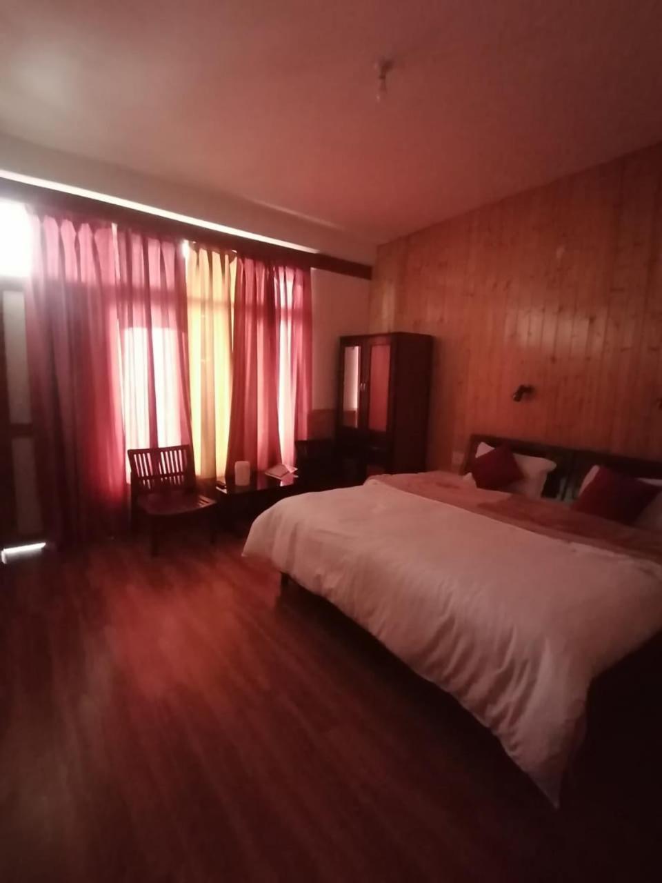 Hotel New Gyespa Kyelang エクステリア 写真