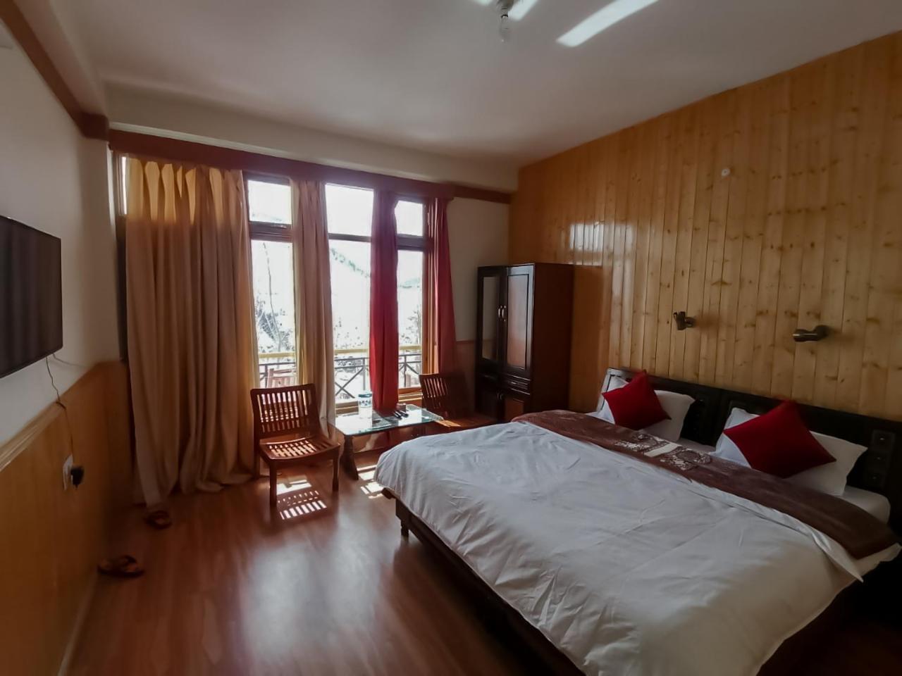 Hotel New Gyespa Kyelang エクステリア 写真